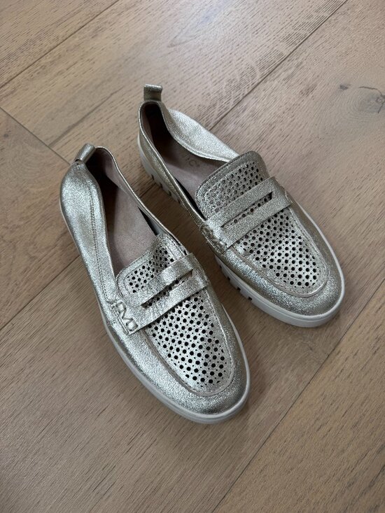 Vionic Shoes - Uptown Loafer in Gold Perf